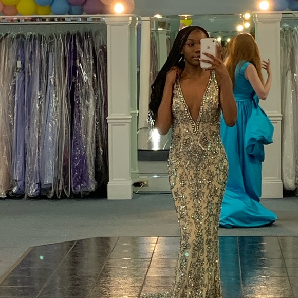 Prom or Evening Gown - Picture 2 of 6